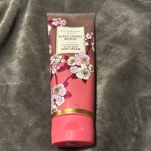 Bath & body works Black Cherry Merlot body cream